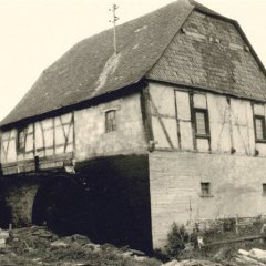 alte Mühle im Mühlenweg
(heutiges Wohnhaus der Familie Kaufmann)
