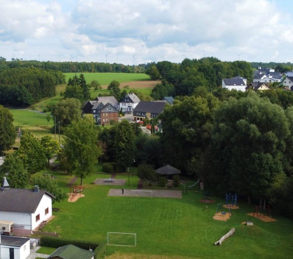 Nannhausen (Spielplatz im Ortskern)